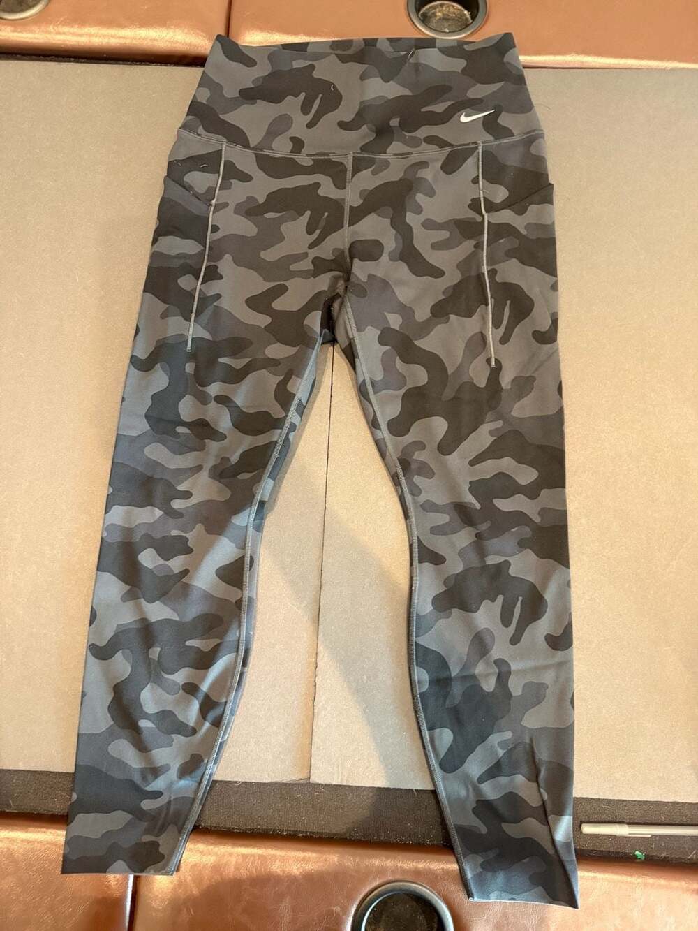 Nike Universa Leggings Size L Camo